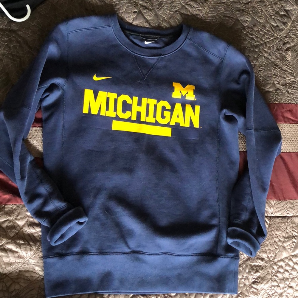 Nike University of Michigan crew neck- Men’s Small